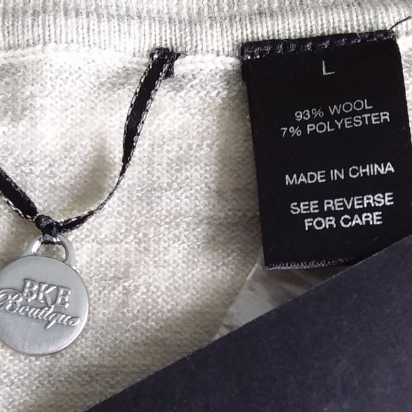 NWT BKE Boutique 93% Wool Cardigan Sweater Size L Gray Silver Metallic Thin Knit - Picture 9 of 9